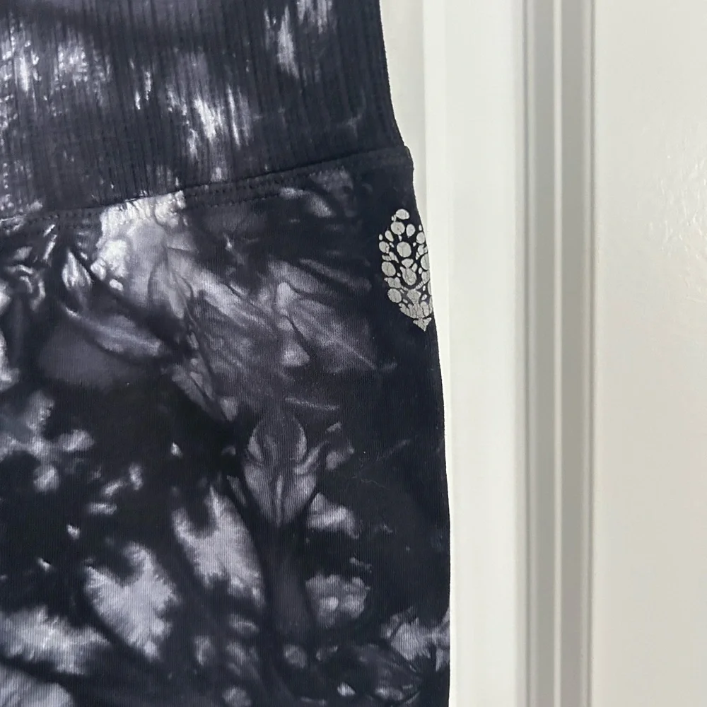 FP Movement high rise Good Karma Leggings - Picture 2 of 4